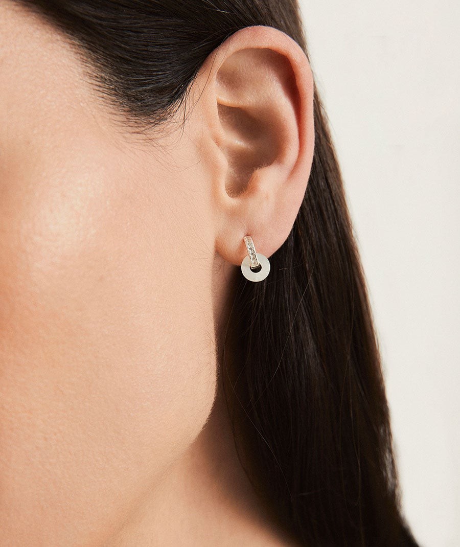 Pendientes Allegra colección Clasicos Plata Plata de primera Ley aro madreperla