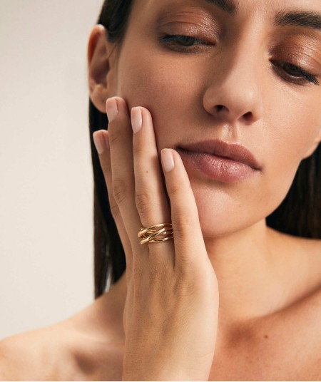 Anillo cuatro tiras cruzadas