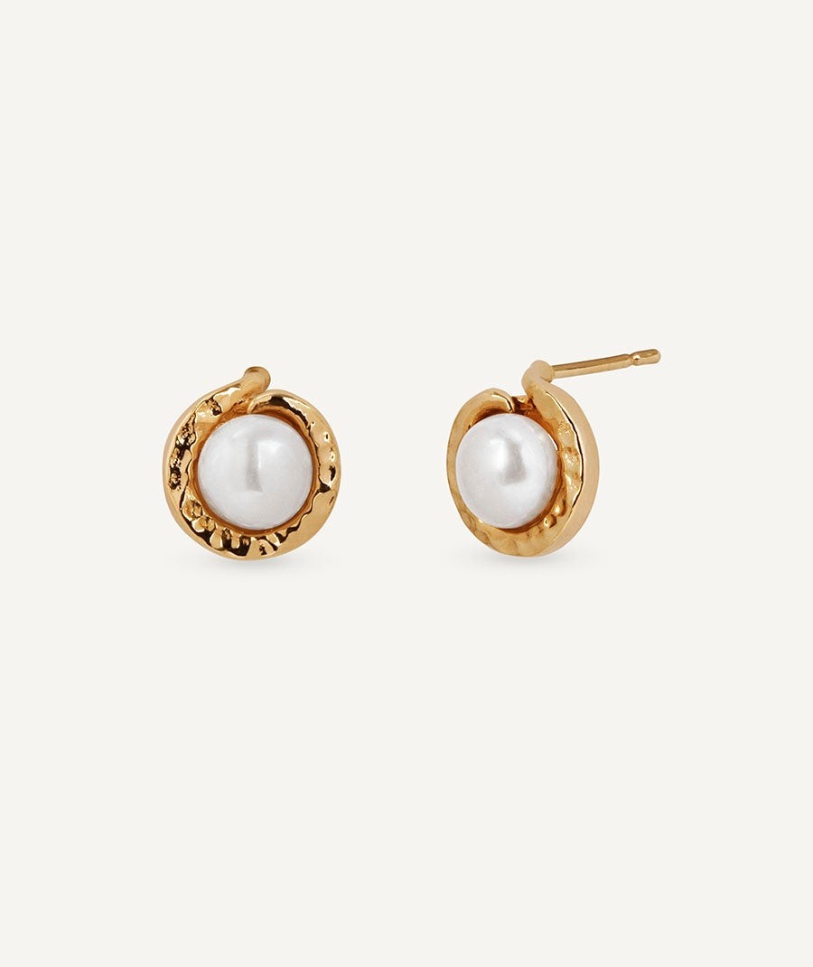 Earrings button white cultured pearl