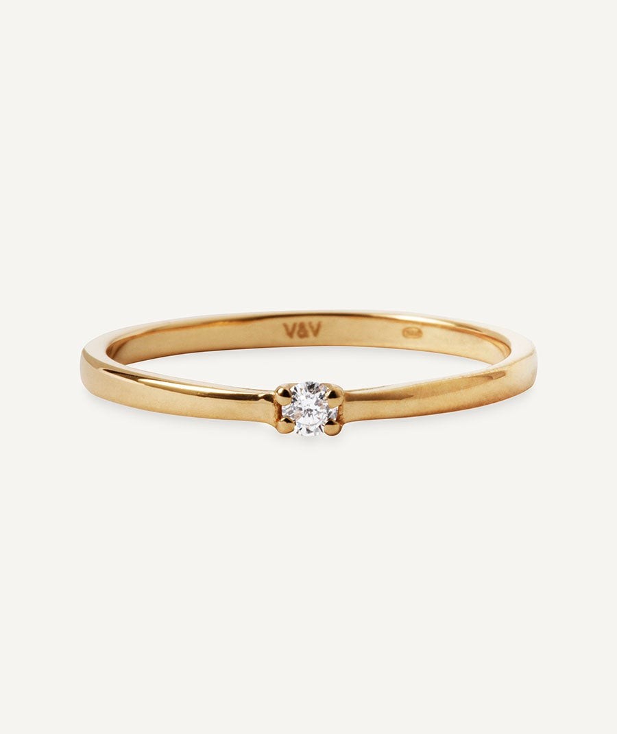 Anillo de oro con diamante solitario