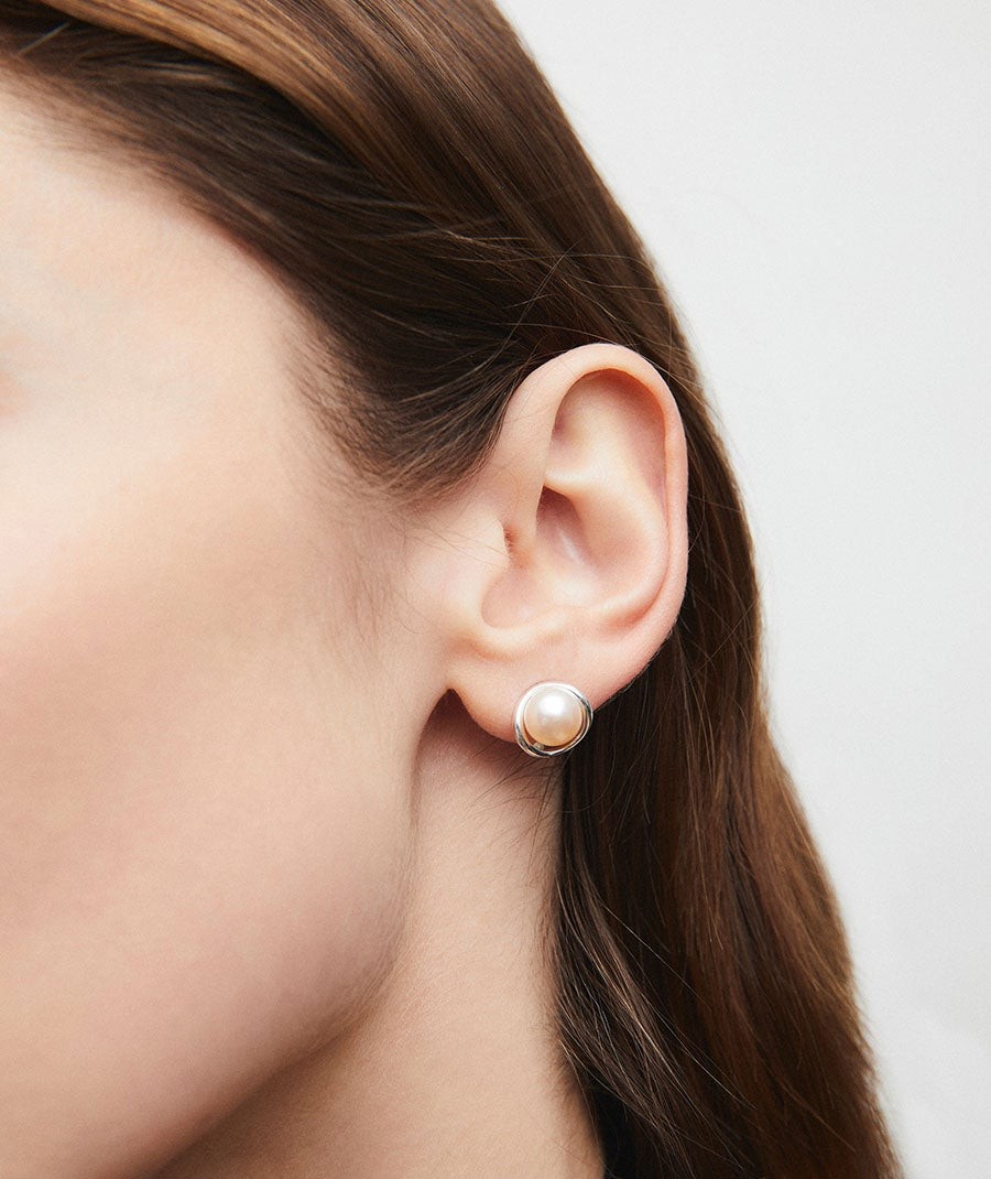 Earrings sphere Ellis with white cultured pearl