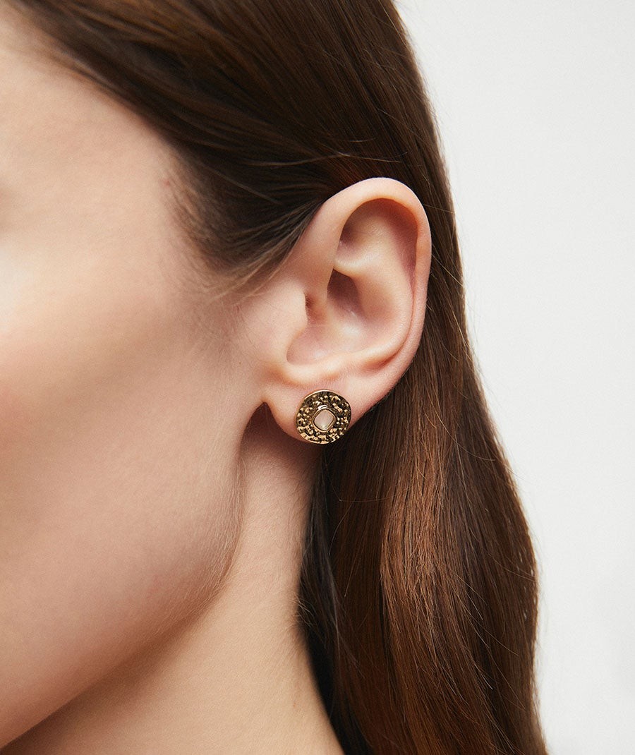 Earrings Circle button Gleam with white mother of-pearl